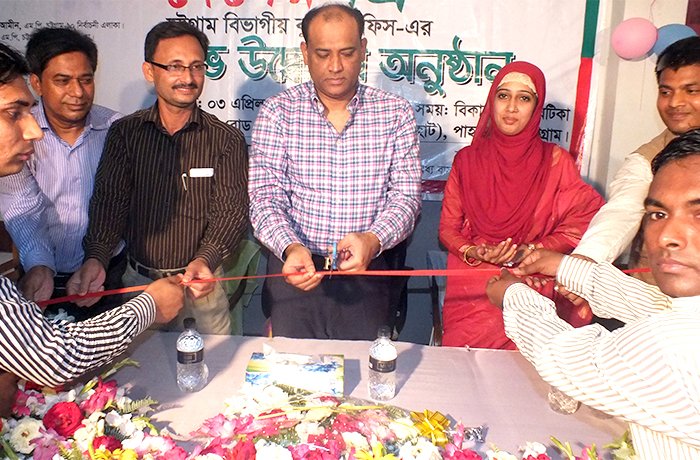 ফিতা কেটে দেশেরপত্রের চট্টগ্রাম ব্যুরো কার্যালয় উদ্বোধন করেন ভূমি প্রতিমন্ত্রী